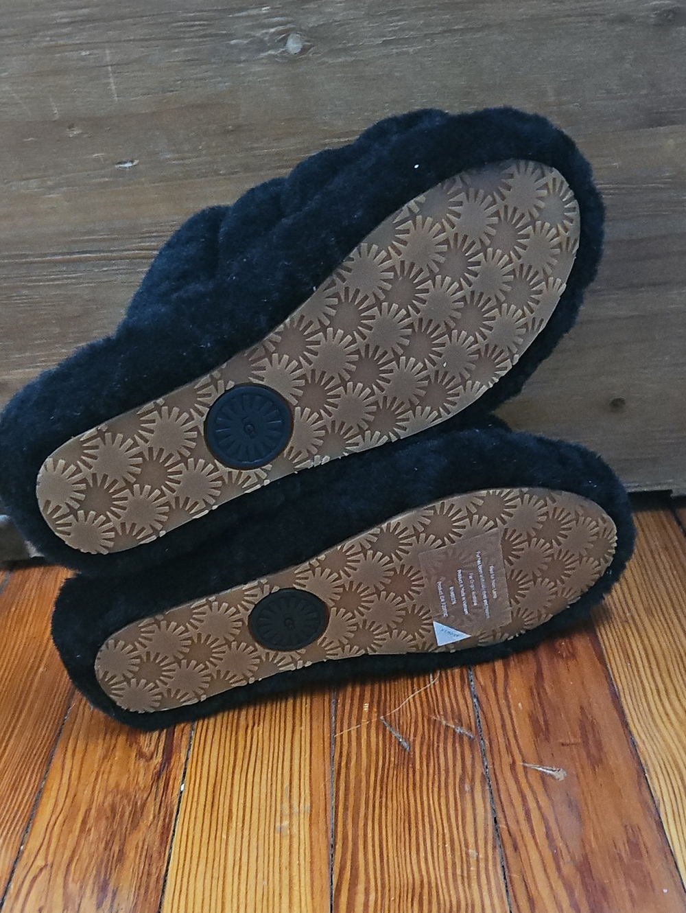 UGG Black Fluff Slide with Branded Elastic Strap - Picture 4 of 5